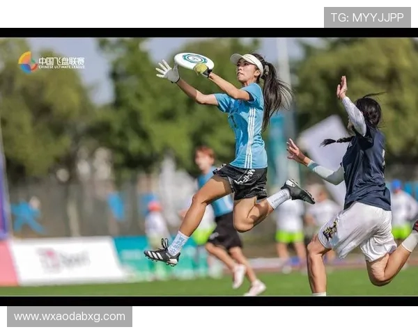 成都飞盘队在攀岩联赛中以61分稳居积分榜首位 成都飞盘队在攀岩联赛中以61分稳居积分榜首位