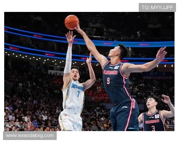 武汉篮球队战术变革引发热议球迷热盼新赛季精彩表现