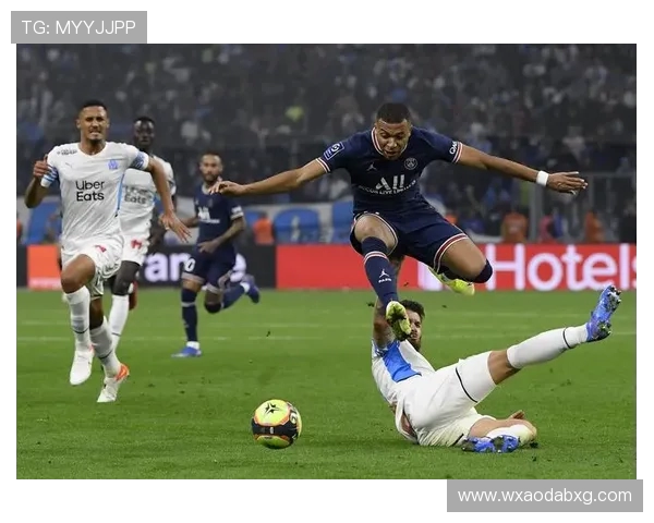 巴黎与马赛14号对决精彩回顾及赛后分析揭示球队未来走势 巴黎与马赛14号对决精彩回顾及赛后分析揭示球队未来走势