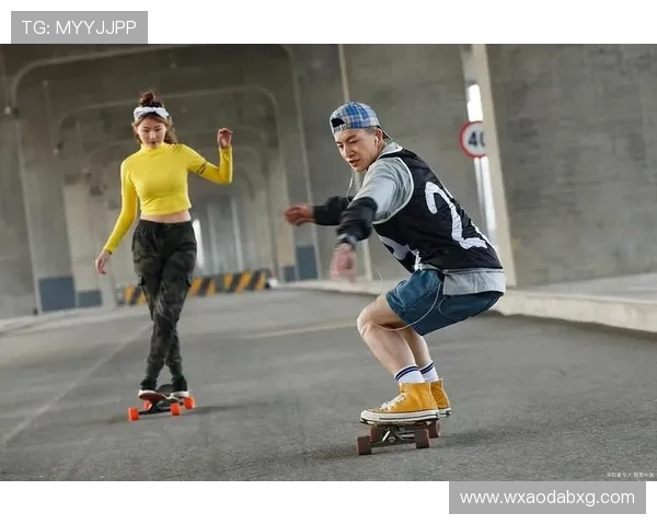 南京滑板队比赛经验的变革与热议引发的滑板文化新潮流 南京滑板队比赛经验的变革与热议引发的滑板文化新潮流